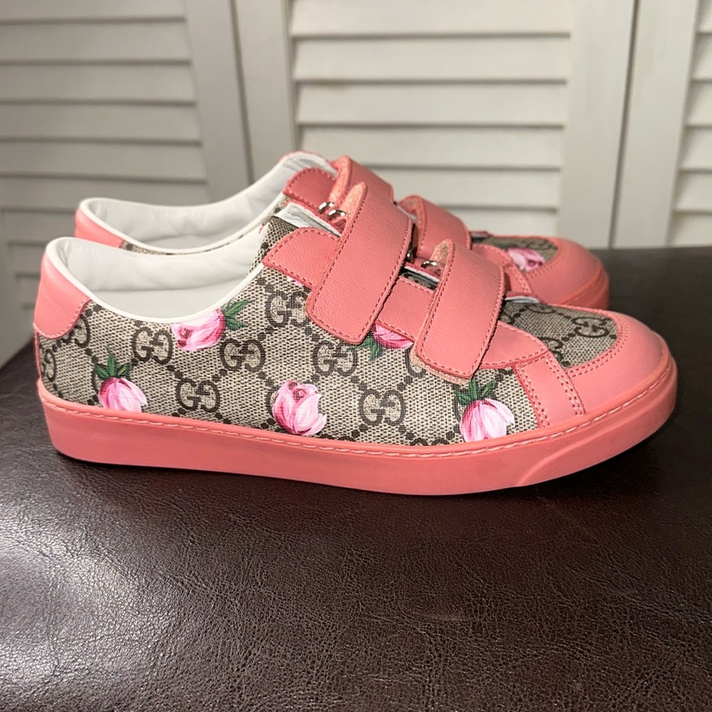 Girls Gucci Rose 🌹 Print Sneakers…